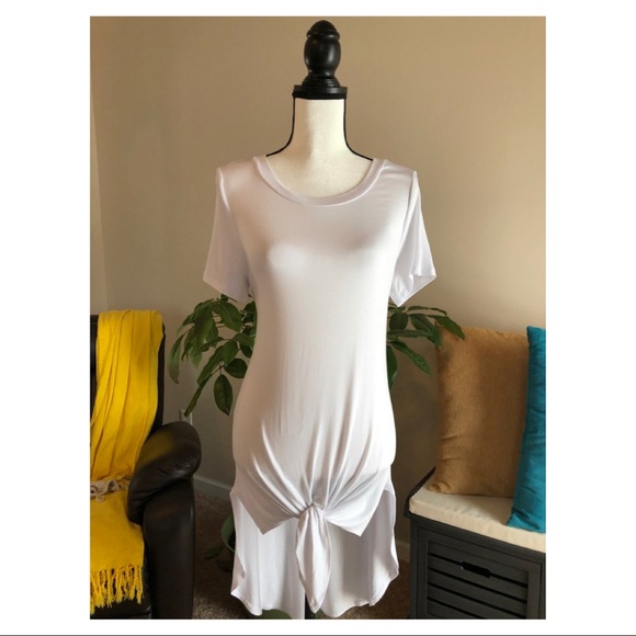 BOUTIQUE KNOT TOP TEE - Picture 3 of 3